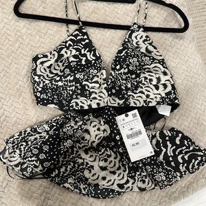 Zara black and white flowered cut out top - brand new with tags !!